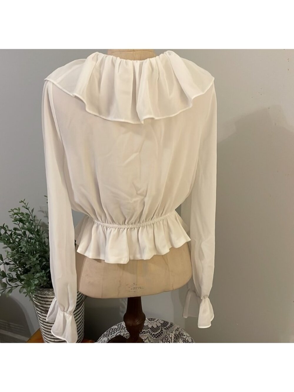 White Ruffle Crop Top - Picture 3 of 4